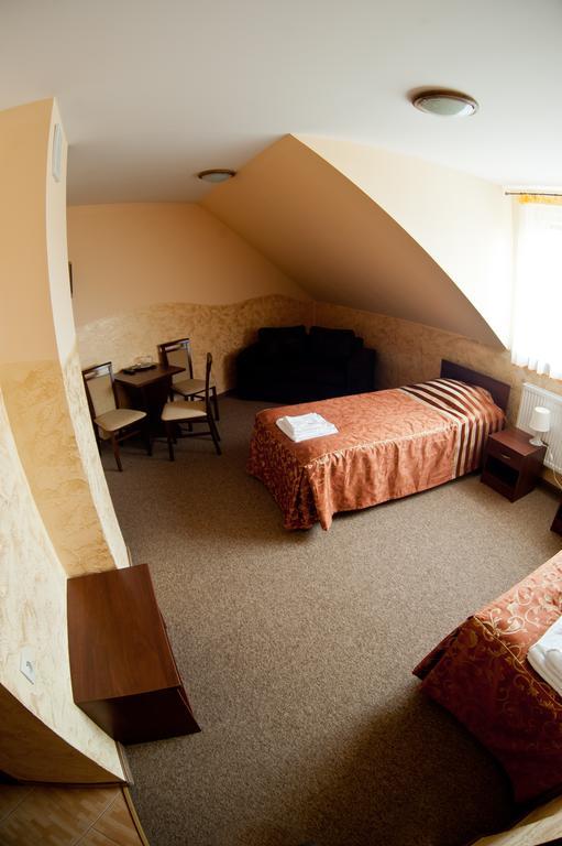 Hotel & Restauracja Okraglak Chęciny Habitación foto